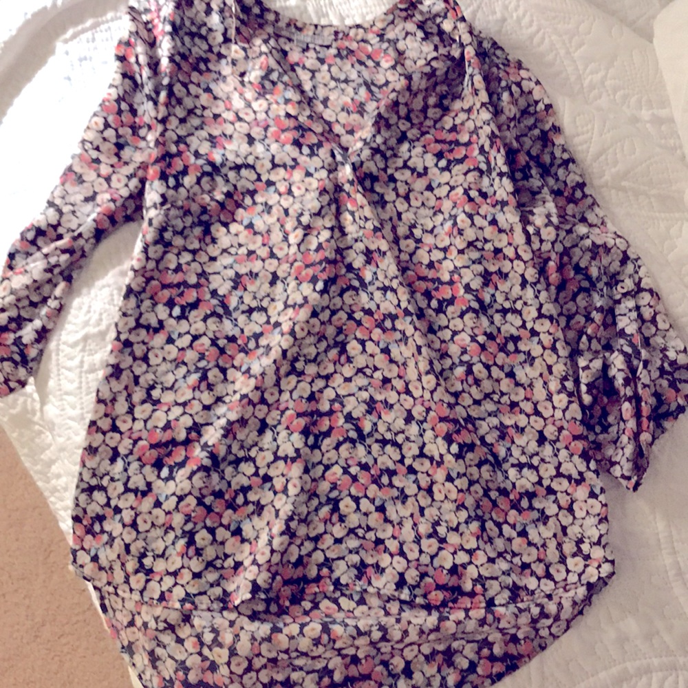 Daniel Rainn hi-lo v neck print blouse